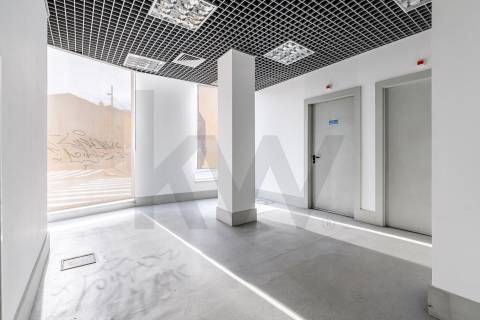 Venda loja com 202 m2 em Campanhã, Porto