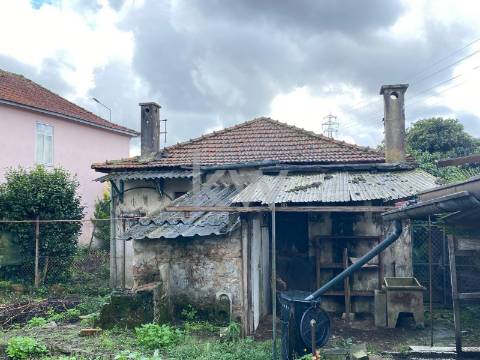 Venda de Moradia T2 para recuperação na Zona ARU da cidade de Santo Tirso