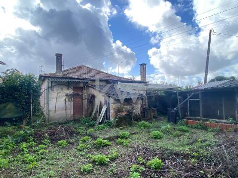 Venda de Moradia T2 para recuperação na Zona ARU da cidade de Santo Tirso