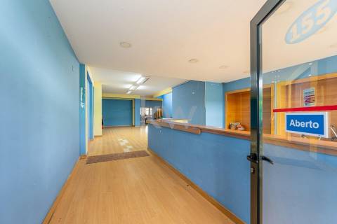 Loja 500m2 em Senhora da Hora / Junto a estação de Metro Sra da Hora