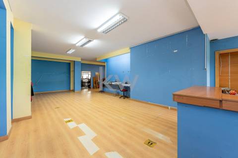 Loja 500m2 em Senhora da Hora / Junto a estação de Metro Sra da Hora