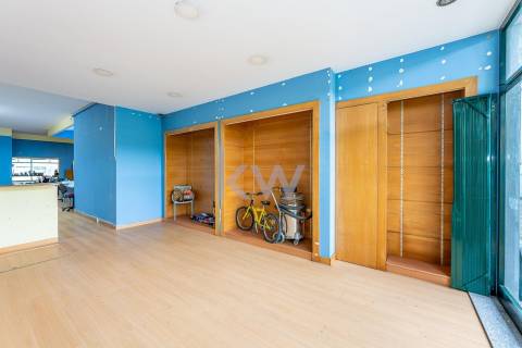 Loja 500m2 em Senhora da Hora / Junto a estação de Metro Sra da Hora