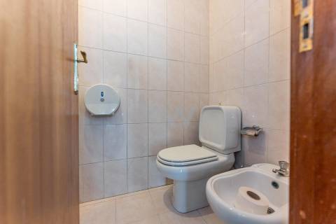 Loja 500m2 em Senhora da Hora / Junto a estação de Metro Sra da Hora