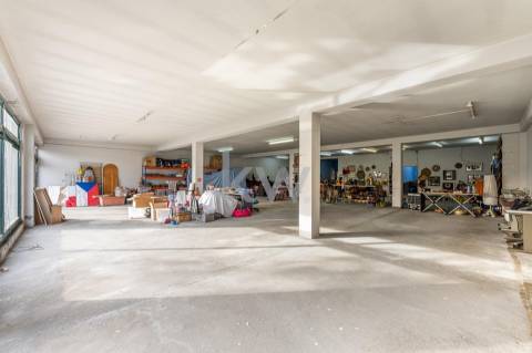 Loja 500m2 em Senhora da Hora / Junto a estação de Metro Sra da Hora