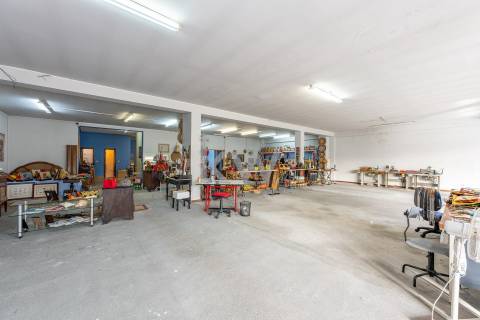 Loja 500m2 em Senhora da Hora / Junto a estação de Metro Sra da Hora