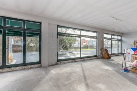 Loja 500m2 em Senhora da Hora / Junto a estação de Metro Sra da Hora