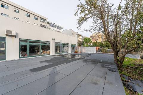 Loja 500m2 em Senhora da Hora / Junto a estação de Metro Sra da Hora