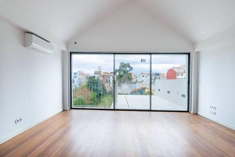 T2 Exclusivo na Rua do Almada, Porto - Novo