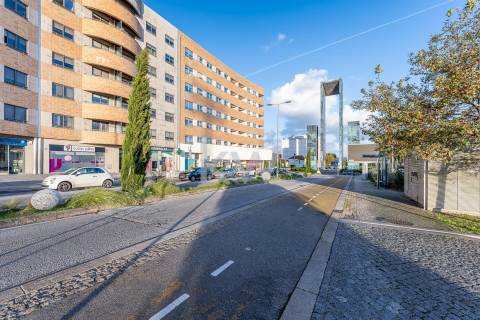 Espaçoso Apartamento T4 com 205m2 de ABC - Zona Privilegiada da Maia, Porto