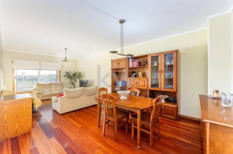 Espaçoso Apartamento T4 com 205m2 de ABC - Zona Privilegiada da Maia, Porto