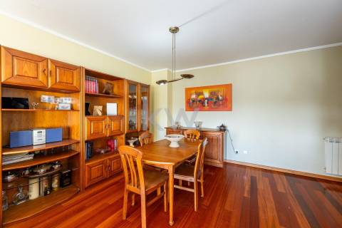 Espaçoso Apartamento T4 com 205m2 de ABC - Zona Privilegiada da Maia, Porto