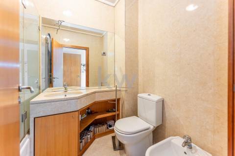 Espaçoso Apartamento T4 com 205m2 de ABC - Zona Privilegiada da Maia, Porto