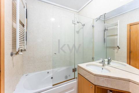 Espaçoso Apartamento T4 com 205m2 de ABC - Zona Privilegiada da Maia, Porto