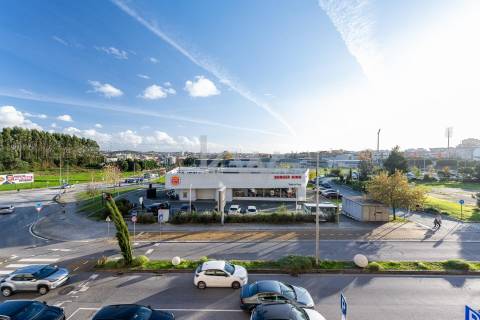 Espaçoso Apartamento T4 com 205m2 de ABC - Zona Privilegiada da Maia, Porto