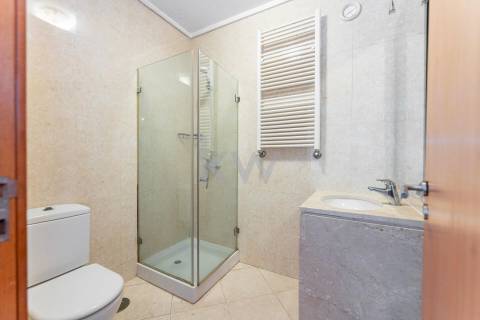 Espaçoso Apartamento T4 com 205m2 de ABC - Zona Privilegiada da Maia, Porto