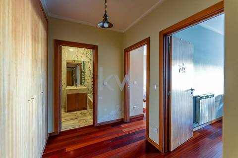 Espaçoso Apartamento T4 com 205m2 de ABC - Zona Privilegiada da Maia, Porto
