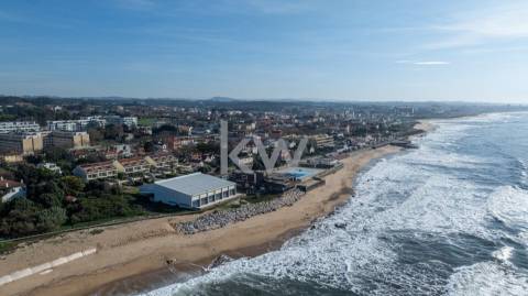 Andar Moradia junto à praia da Granja