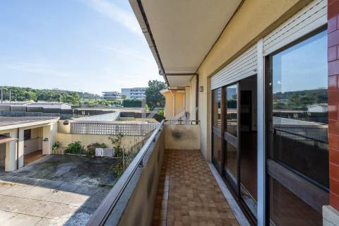 Andar Moradia junto à praia da Granja