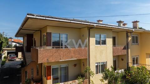 Andar Moradia junto à praia da Granja