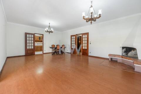 Andar Moradia junto à praia da Granja