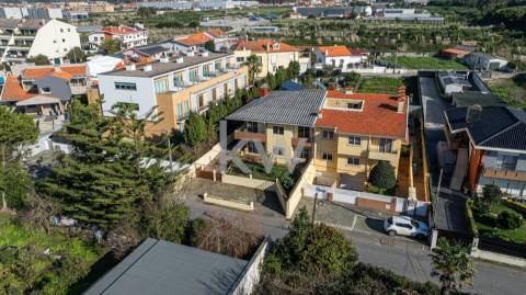 Andar Moradia junto à praia da Granja
