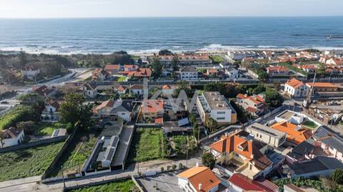 Andar Moradia junto à praia da Granja