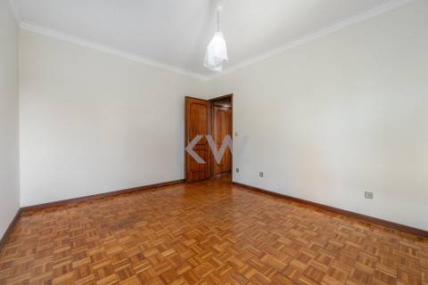 Andar Moradia junto à praia da Granja