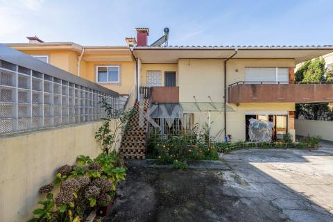 Andar Moradia junto à praia da Granja