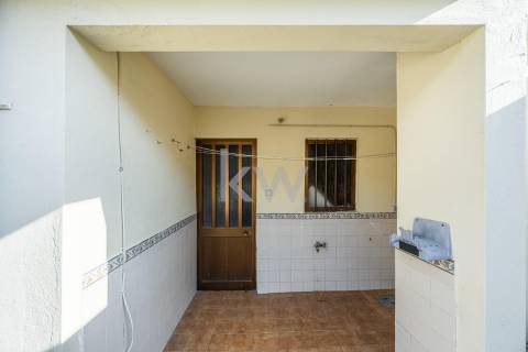 Andar Moradia junto à praia da Granja