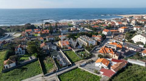 Andar Moradia junto à praia da Granja