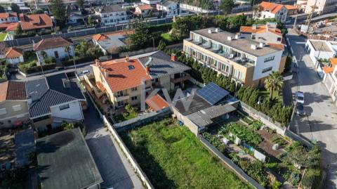 Andar Moradia junto à praia da Granja