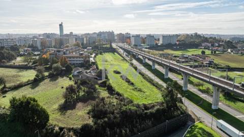 Terreno com PIP aprovado para construção em altura no Centro da Cidade da Maia