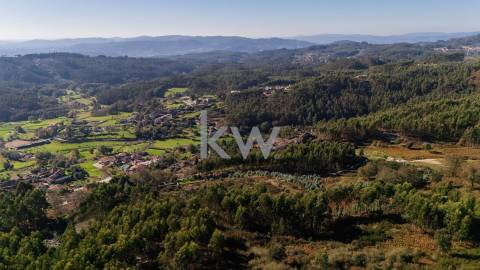 Terreno com viabilidade construtiva próximo do Gerês