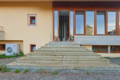 Moradia T5 Isolada e Moderna – Gondomar