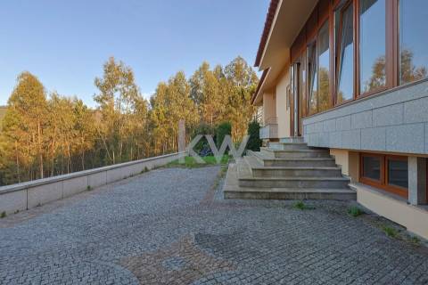 Moradia T5 Isolada e Moderna – Gondomar