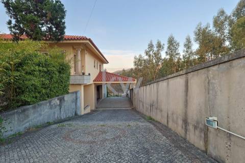 Moradia T5 Isolada e Moderna – Gondomar