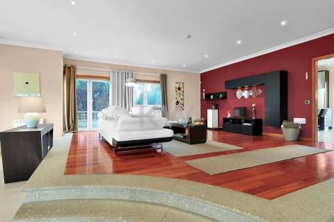 Moradia T5 Isolada e Moderna – Gondomar