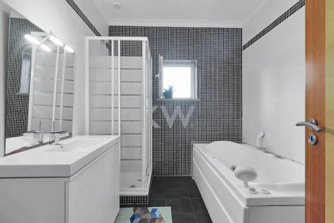 Moradia T5 Isolada e Moderna – Gondomar