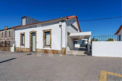 FANTÁSTICA MORADIA NOVA COM 3 SUITES EM OLIVEIRA DE AZEMÉIS