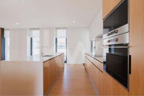 FANTÁSTICA MORADIA NOVA COM 3 SUITES EM OLIVEIRA DE AZEMÉIS