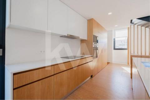 FANTÁSTICA MORADIA NOVA COM 3 SUITES EM OLIVEIRA DE AZEMÉIS