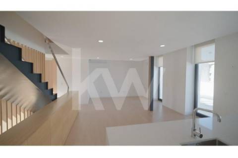 FANTÁSTICA MORADIA NOVA COM 3 SUITES EM OLIVEIRA DE AZEMÉIS