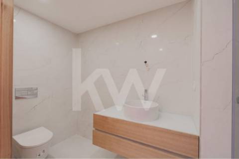 FANTÁSTICA MORADIA NOVA COM 3 SUITES EM OLIVEIRA DE AZEMÉIS