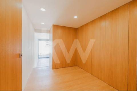 FANTÁSTICA MORADIA NOVA COM 3 SUITES EM OLIVEIRA DE AZEMÉIS