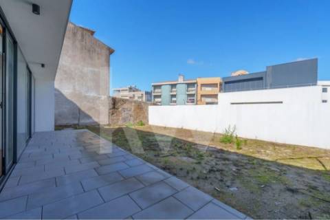 FANTÁSTICA MORADIA NOVA COM 3 SUITES EM OLIVEIRA DE AZEMÉIS