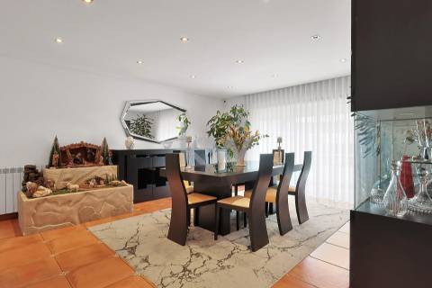 Moradia T4 Geminada em S. Cosme, Gondomar - Casa Perfeita para Família Moderna – 