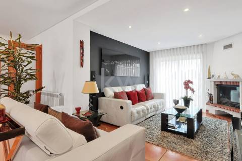 Moradia T4 Geminada em S. Cosme, Gondomar - Casa Perfeita para Família Moderna – 