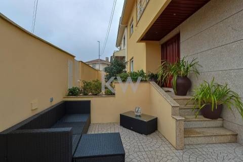 Moradia T4 Geminada em S. Cosme, Gondomar - Casa Perfeita para Família Moderna – 