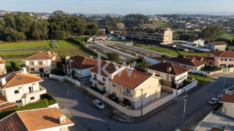 Moradia T4 Geminada em S. Cosme, Gondomar - Casa Perfeita para Família Moderna – 