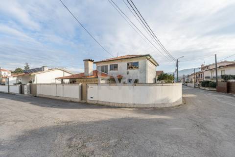 Venda Moradia T4 Santo Tirso